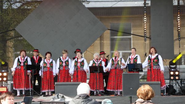 E.ART | WESOŁA FERAJNA Z WIOSENNYM PRZYTUPEM
